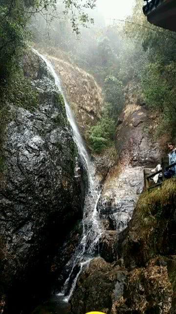 探索！长白山北坡以其绵延起伏的山脉和丰富的地质资源闻名于世